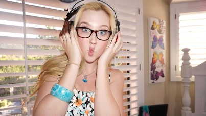 She Can’T Take It – Samantha Rone